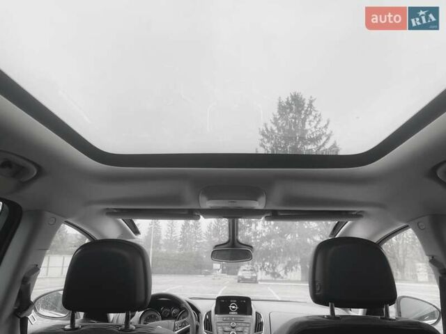 Білий Опель Zafira Tourer, об'ємом двигуна 2 л та пробігом 187 тис. км за 9450 $, фото 30 на Automoto.ua