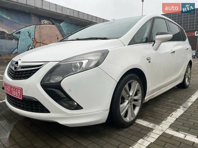 Белый Опель Zafira Tourer, объемом двигателя 2 л и пробегом 187 тыс. км за 9850 $, фото 5 на Automoto.ua
