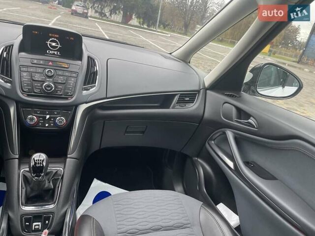 Белый Опель Zafira Tourer, объемом двигателя 2 л и пробегом 187 тыс. км за 9450 $, фото 32 на Automoto.ua