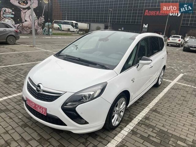 Белый Опель Zafira Tourer, объемом двигателя 2 л и пробегом 187 тыс. км за 9450 $, фото 3 на Automoto.ua