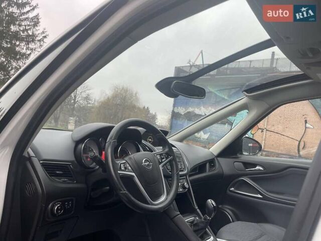 Білий Опель Zafira Tourer, об'ємом двигуна 2 л та пробігом 187 тис. км за 9450 $, фото 39 на Automoto.ua