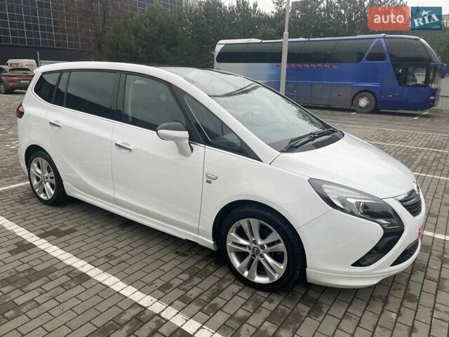 Белый Опель Zafira Tourer, объемом двигателя 2 л и пробегом 187 тыс. км за 9450 $, фото 15 на Automoto.ua