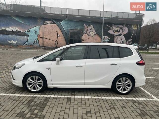 Белый Опель Zafira Tourer, объемом двигателя 2 л и пробегом 187 тыс. км за 9450 $, фото 7 на Automoto.ua