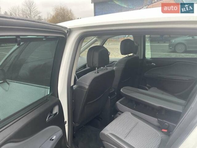 Белый Опель Zafira Tourer, объемом двигателя 2 л и пробегом 187 тыс. км за 9450 $, фото 29 на Automoto.ua