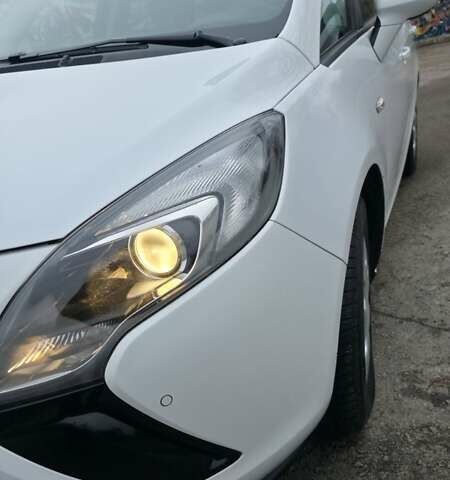 Білий Опель Zafira Tourer, об'ємом двигуна 1.4 л та пробігом 215 тис. км за 8700 $, фото 26 на Automoto.ua