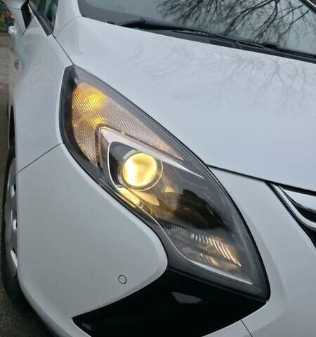 Білий Опель Zafira Tourer, об'ємом двигуна 1.4 л та пробігом 215 тис. км за 8700 $, фото 29 на Automoto.ua