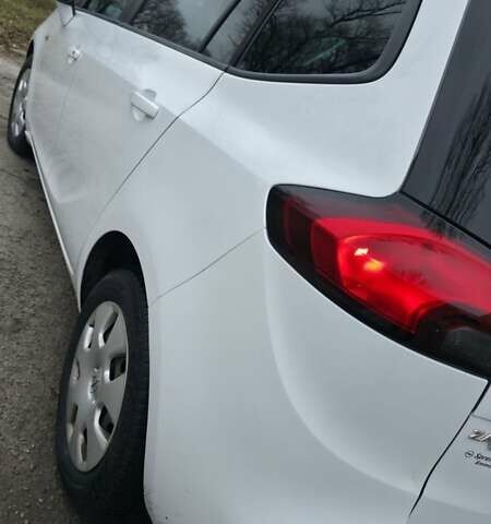 Білий Опель Zafira Tourer, об'ємом двигуна 1.4 л та пробігом 215 тис. км за 8700 $, фото 28 на Automoto.ua