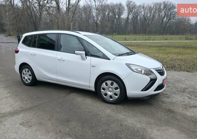 Білий Опель Zafira Tourer, об'ємом двигуна 1.4 л та пробігом 215 тис. км за 8700 $, фото 36 на Automoto.ua