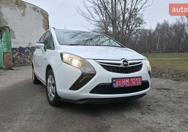 Білий Опель Zafira Tourer, об'ємом двигуна 1.4 л та пробігом 215 тис. км за 8700 $, фото 38 на Automoto.ua
