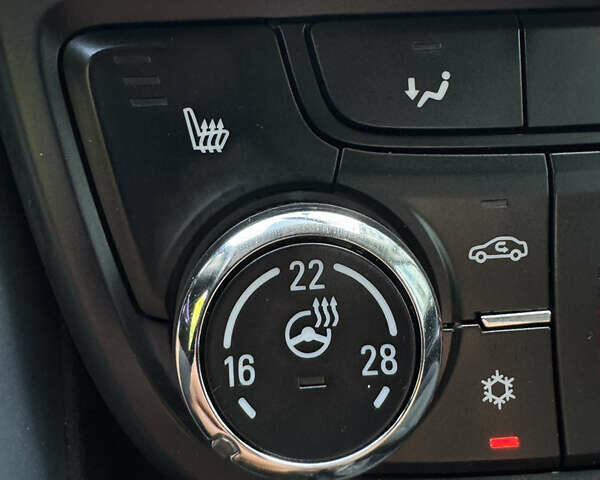 Белый Опель Zafira Tourer, объемом двигателя 2 л и пробегом 281 тыс. км за 8700 $, фото 20 на Automoto.ua