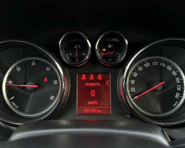 Белый Опель Zafira Tourer, объемом двигателя 2 л и пробегом 281 тыс. км за 8700 $, фото 23 на Automoto.ua