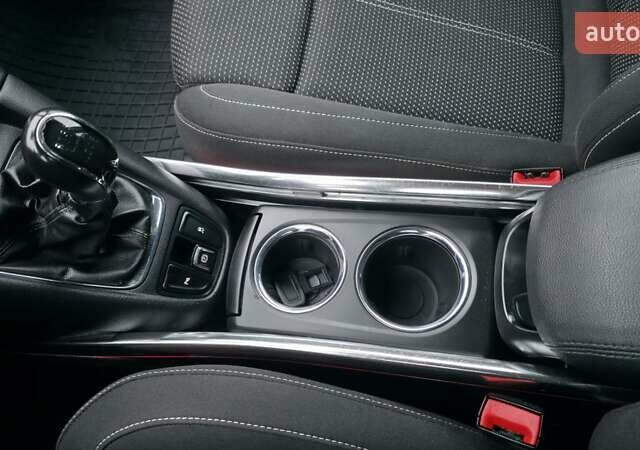 Білий Опель Zafira Tourer, об'ємом двигуна 1.4 л та пробігом 215 тис. км за 8700 $, фото 6 на Automoto.ua