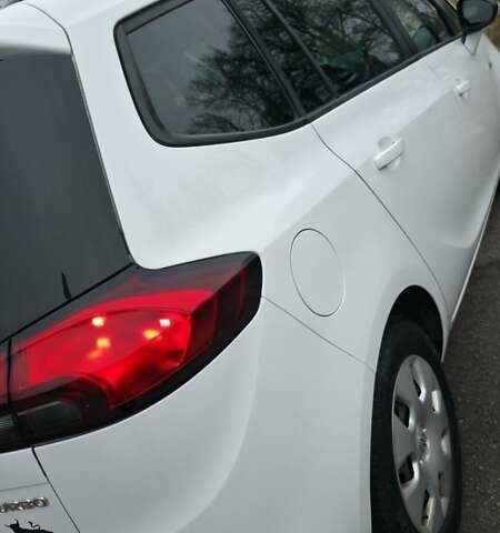 Білий Опель Zafira Tourer, об'ємом двигуна 1.4 л та пробігом 215 тис. км за 8700 $, фото 30 на Automoto.ua