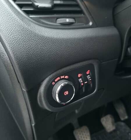 Білий Опель Zafira Tourer, об'ємом двигуна 1.4 л та пробігом 215 тис. км за 8700 $, фото 12 на Automoto.ua