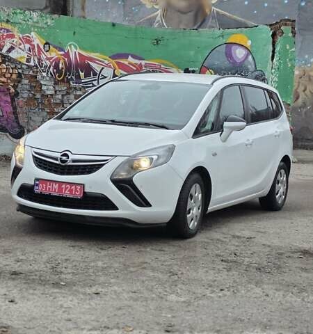 Білий Опель Zafira Tourer, об'ємом двигуна 1.4 л та пробігом 215 тис. км за 8700 $, фото 1 на Automoto.ua