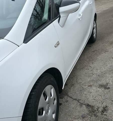 Білий Опель Zafira Tourer, об'ємом двигуна 1.4 л та пробігом 215 тис. км за 8700 $, фото 23 на Automoto.ua