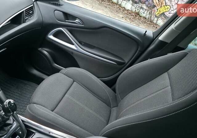 Білий Опель Zafira Tourer, об'ємом двигуна 1.4 л та пробігом 215 тис. км за 8700 $, фото 39 на Automoto.ua