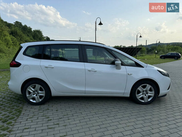 Белый Опель Zafira Tourer, объемом двигателя 2 л и пробегом 281 тыс. км за 8700 $, фото 3 на Automoto.ua