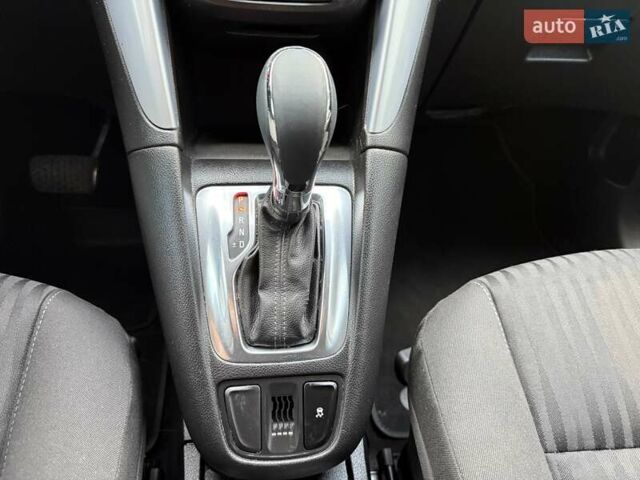 Белый Опель Zafira Tourer, объемом двигателя 2 л и пробегом 263 тыс. км за 9399 $, фото 42 на Automoto.ua