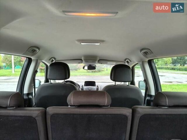 Белый Опель Zafira Tourer, объемом двигателя 2 л и пробегом 264 тыс. км за 10900 $, фото 14 на Automoto.ua