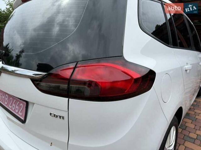 Белый Опель Zafira Tourer, объемом двигателя 2 л и пробегом 263 тыс. км за 9399 $, фото 21 на Automoto.ua