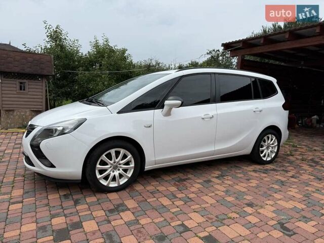 Белый Опель Zafira Tourer, объемом двигателя 2 л и пробегом 263 тыс. км за 9399 $, фото 10 на Automoto.ua