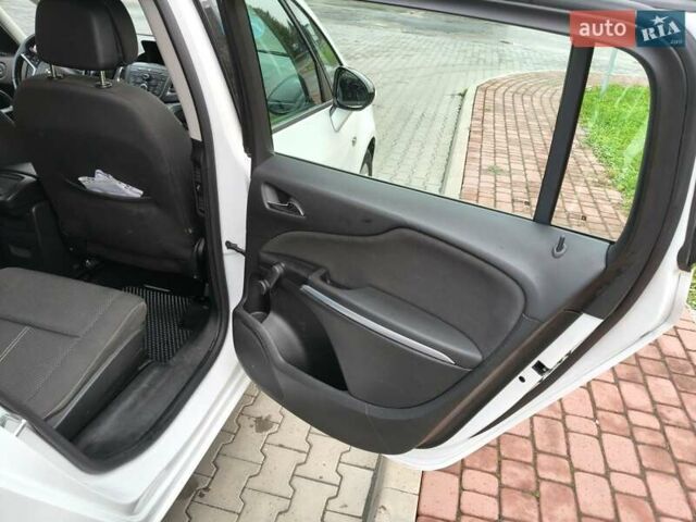 Белый Опель Zafira Tourer, объемом двигателя 2 л и пробегом 264 тыс. км за 10900 $, фото 16 на Automoto.ua