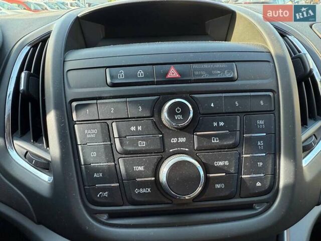 Белый Опель Zafira Tourer, объемом двигателя 1.96 л и пробегом 275 тыс. км за 8190 $, фото 30 на Automoto.ua