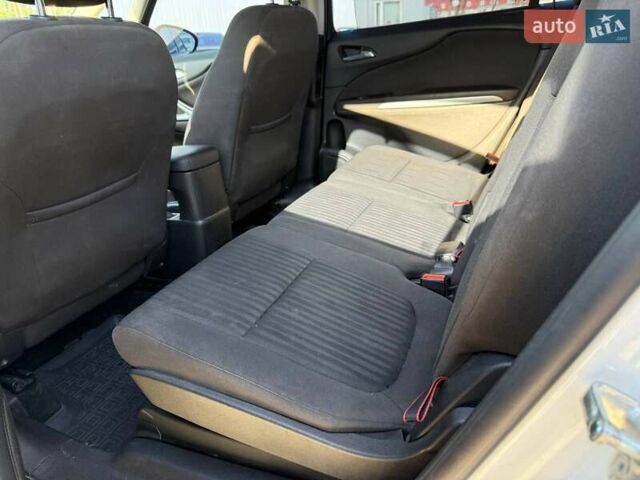 Белый Опель Zafira Tourer, объемом двигателя 1.96 л и пробегом 275 тыс. км за 8190 $, фото 35 на Automoto.ua
