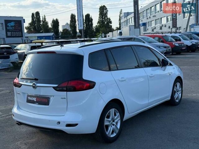 Белый Опель Zafira Tourer, объемом двигателя 1.96 л и пробегом 275 тыс. км за 8190 $, фото 12 на Automoto.ua