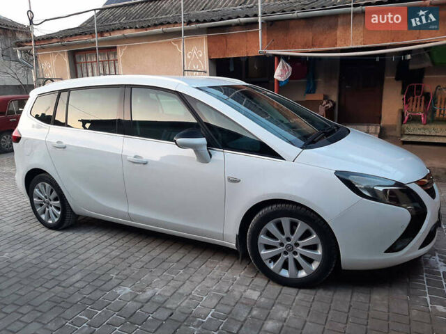 Белый Опель Zafira Tourer, объемом двигателя 1.6 л и пробегом 221 тыс. км за 10500 $, фото 3 на Automoto.ua