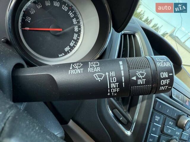 Белый Опель Zafira Tourer, объемом двигателя 1.96 л и пробегом 275 тыс. км за 8190 $, фото 26 на Automoto.ua