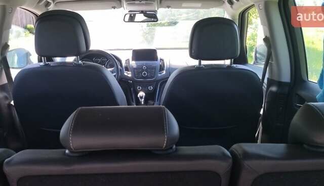 Білий Опель Zafira Tourer, об'ємом двигуна 1.6 л та пробігом 219 тис. км за 8000 $, фото 11 на Automoto.ua