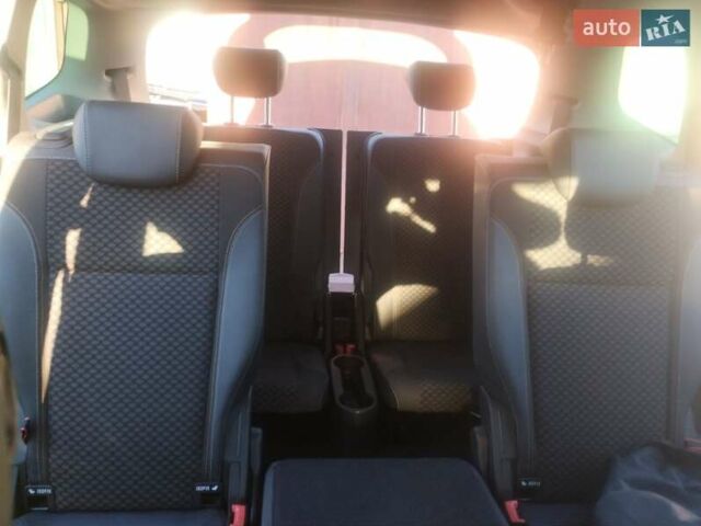 Белый Опель Zafira Tourer, объемом двигателя 1.6 л и пробегом 213 тыс. км за 10799 $, фото 5 на Automoto.ua