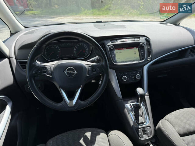 Белый Опель Zafira Tourer, объемом двигателя 2 л и пробегом 229 тыс. км за 13300 $, фото 14 на Automoto.ua