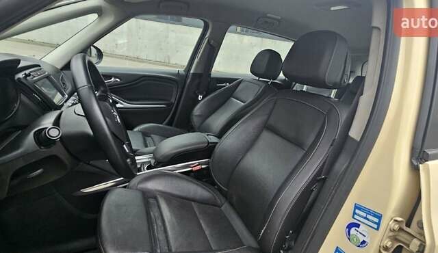 Бежевый Опель Zafira Tourer, объемом двигателя 2 л и пробегом 280 тыс. км за 12500 $, фото 13 на Automoto.ua