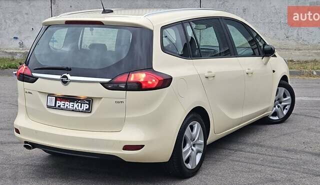 Бежевый Опель Zafira Tourer, объемом двигателя 2 л и пробегом 280 тыс. км за 12500 $, фото 5 на Automoto.ua