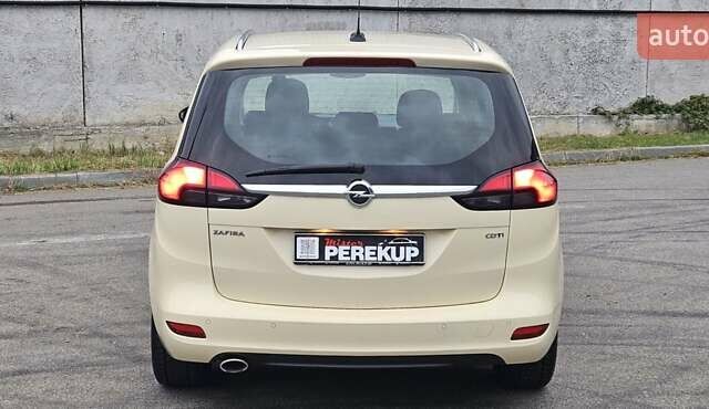 Бежевый Опель Zafira Tourer, объемом двигателя 2 л и пробегом 280 тыс. км за 12500 $, фото 4 на Automoto.ua