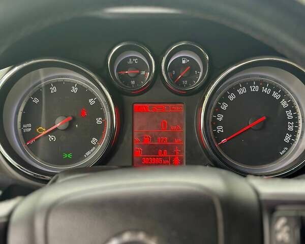 Бежевый Опель Zafira Tourer, объемом двигателя 2 л и пробегом 310 тыс. км за 7400 $, фото 9 на Automoto.ua