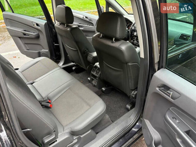 Опель Zafira Tourer 2011 в Ровно на Automoto.ua Черный Опель Zafira Tourer, объемом двигателя 1.8 л и пробегом 192 тыс. км за 6950 $, фото 3 на Automoto.ua