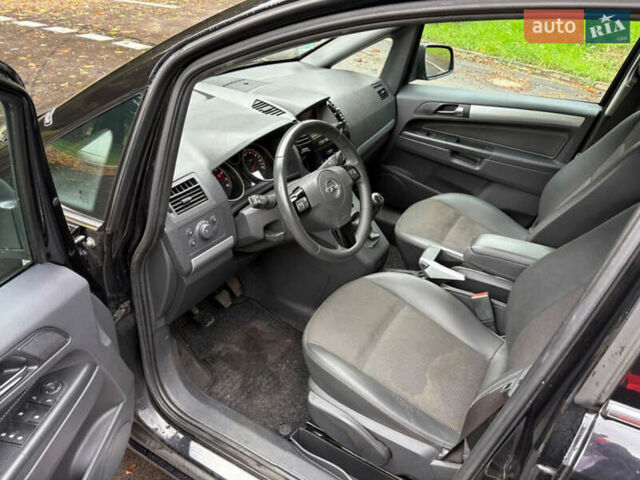 Опель Zafira Tourer 2011 в Ровно на Automoto.ua Черный Опель Zafira Tourer, объемом двигателя 1.8 л и пробегом 192 тыс. км за 6950 $, фото 6 на Automoto.ua