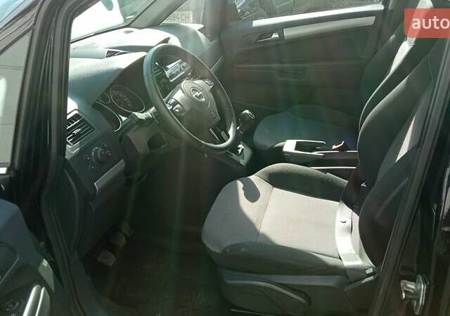 Опель Zafira Tourer 2011 в Луцке на Automoto.ua Черный Опель Zafira Tourer, объемом двигателя 0 л и пробегом 167 тыс. км за 7300 $, фото 5 на Automoto.ua