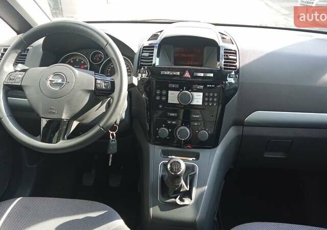 Опель Zafira Tourer 2011 в Луцке на Automoto.ua Черный Опель Zafira Tourer, объемом двигателя 0 л и пробегом 167 тыс. км за 7300 $, фото 6 на Automoto.ua