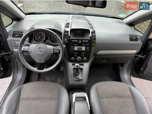 Опель Zafira Tourer 2011 в Ровно на Automoto.ua Черный Опель Zafira Tourer, объемом двигателя 1.8 л и пробегом 192 тыс. км за 6950 $, фото 8 на Automoto.ua