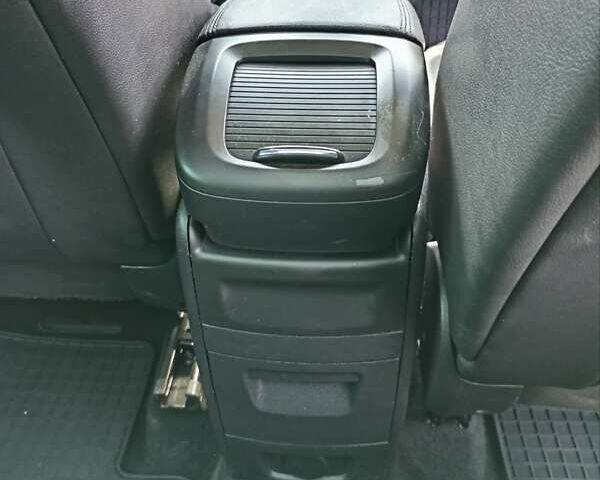Черный Опель Zafira Tourer, объемом двигателя 1.96 л и пробегом 223 тыс. км за 9200 $, фото 24 на Automoto.ua