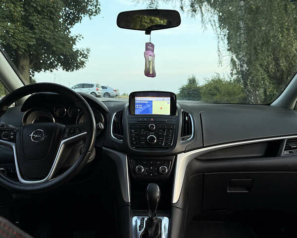 Чорний Опель Zafira Tourer, об'ємом двигуна 1.96 л та пробігом 273 тис. км за 9450 $, фото 10 на Automoto.ua