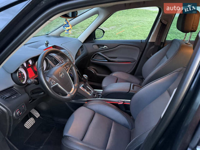 Черный Опель Zafira Tourer, объемом двигателя 0 л и пробегом 220 тыс. км за 9500 $, фото 18 на Automoto.ua
