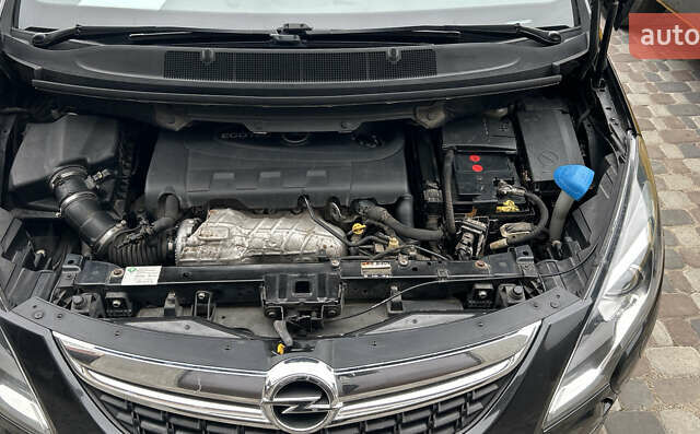 Черный Опель Zafira Tourer, объемом двигателя 2 л и пробегом 235 тыс. км за 9700 $, фото 19 на Automoto.ua