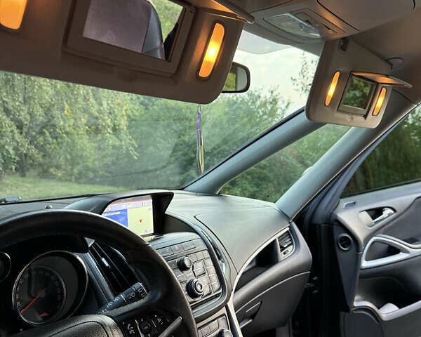 Чорний Опель Zafira Tourer, об'ємом двигуна 1.96 л та пробігом 273 тис. км за 9450 $, фото 9 на Automoto.ua
