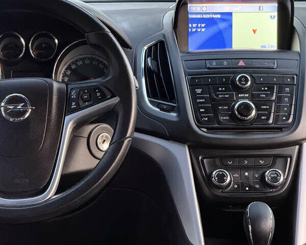 Чорний Опель Zafira Tourer, об'ємом двигуна 1.96 л та пробігом 273 тис. км за 9450 $, фото 11 на Automoto.ua